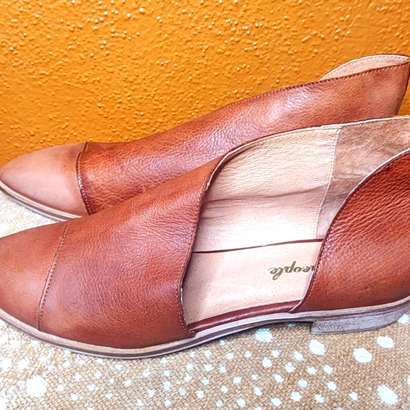 Free People Shoes - Free People size 42 Womens flat leather shoe